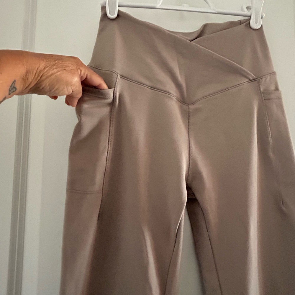 DANSKIN • Cross Waist Yoga Pants • S • - Picture 7 of 8